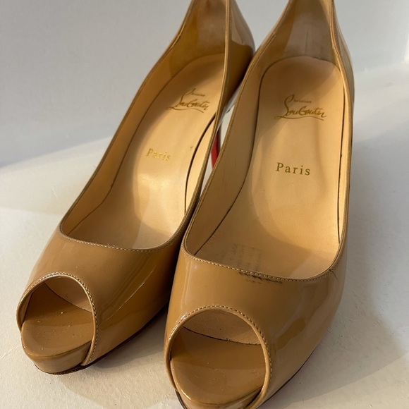 Christian Louboutin - Picture 3 of 8